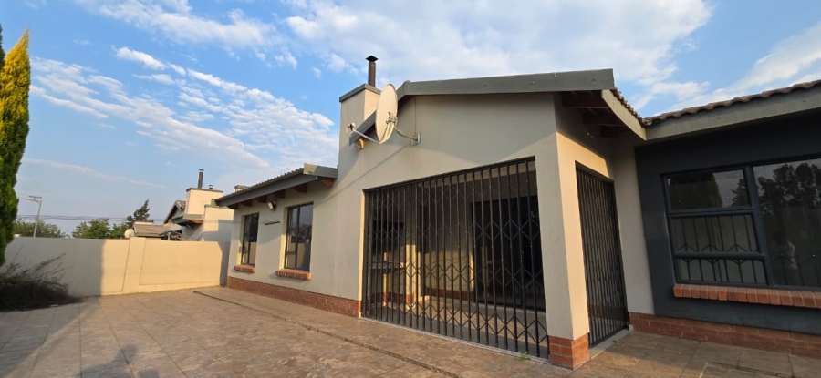 3 Bedroom Property for Sale in Waterkloof A H North West